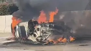 Mobil Subaru Terbakar Usai Tabrak Truk di Tol Cinere-Serpong, Dua Orang Terluka