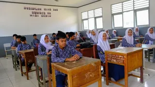 Memperbaiki Sekolah, Membuka Jalan, Menguatkan Warga Solok Selatan