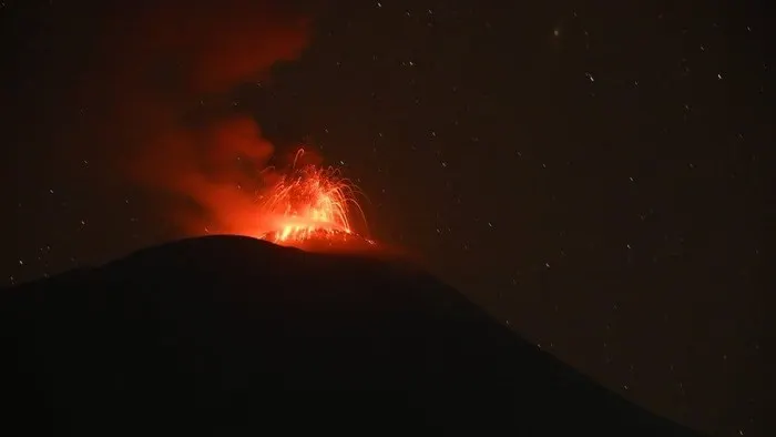 Gunung Ili Lewotolok di NTT Erupsi, Tinggi Kolom Abu Capai 500 Meter