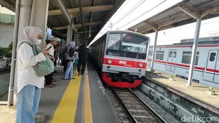 Mobil Tertemper KRL di Karet Jakpus, KAI Pastikan Tak Ada Korban, Kronologi dan Dampak Perjalanan