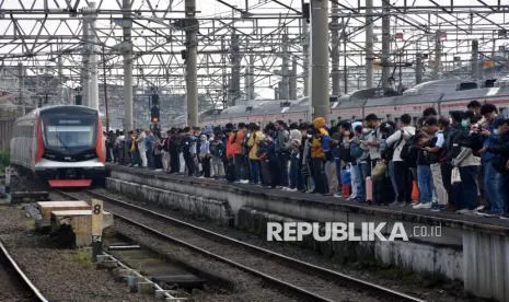 Panduan Rute Satu Jalur KAI Commuter Imbas Gangguan di Lintas Bogor dan Tangerang