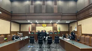 Terdakwa Kasus Bea Cukai Nangis di Sidang, Mengaku Diminta Atasan Pasang Badan agar Kasus Tak Melebar