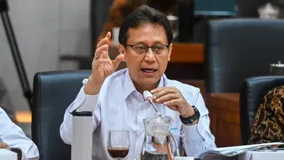 Menkes Ingatkan Bahaya Abu Vulkanik Gunung Anak Krakatau bagi Paru-Paru dan Kulit