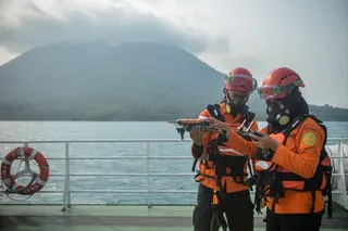 Erick Thohir Doakan 5 Jurnalis dan 3 Awak Kapal yang Hilang di Anak Krakatau Segera Ditemukan