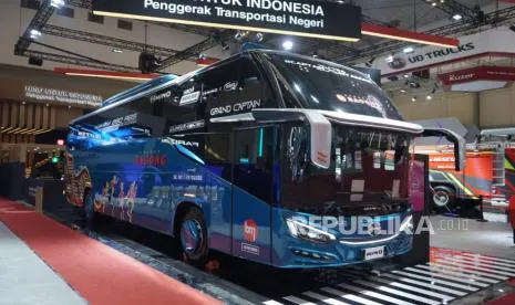 Peran Armada Bus Hino dalam Efisiensi Operasional Transportasi dan Mobilitas Pekerja