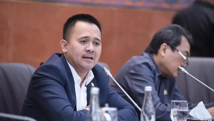 KRL Buatan INKA Masuk Bengkel, Anggota DPR, Ini Kereta Baru Lho