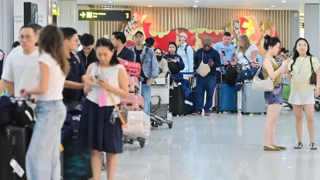Penerbangan Batal Imbas Krakatau, Polisi Tingkatkan Pengamaman Bandara