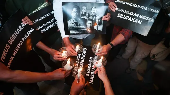 Jurnalis Doa Bersama untuk 5 Pewarta Foto Hilang di Selat Sunda