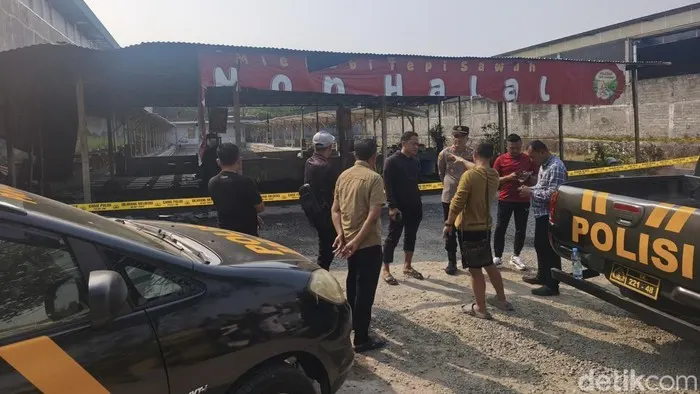 Warung Mi Babi Sukoharjo Disatroni OTK, Gudang dan Kamar Karyawan Dibakar