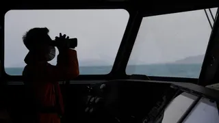 Sulitnya Tim SAR Tembus Pulau Sertung untuk Cari 5 Jurnalis Hilang
