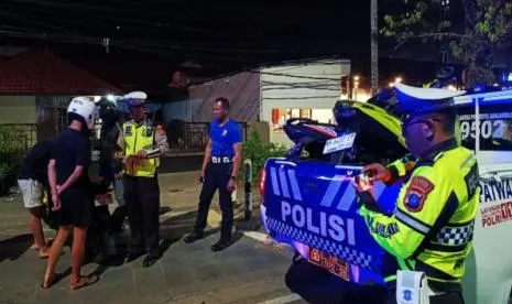 Satlantas Polresta Banjarmasin Tindak 20 Pelanggar Lalu Lintas dalam Patroli Dini Hari