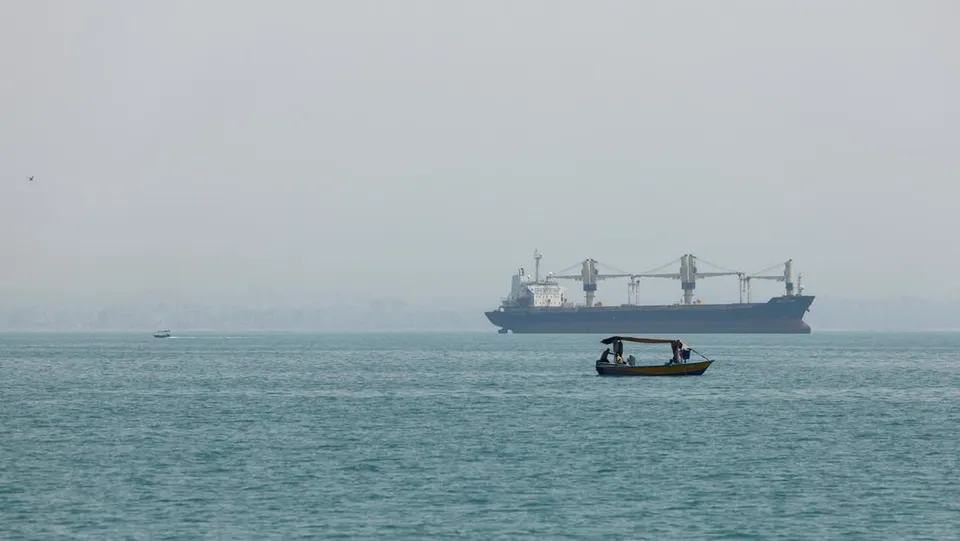 Dampak Konflik Maritim Global Terhadap Rantai Pasok dan Harga Komoditas