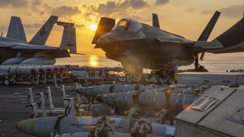 Dampak Kebijakan Militer AS terhadap Operasi USS Abraham Lincoln dan Harga Minyak
