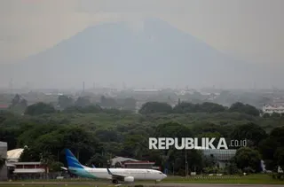 Erupsi Gunung Anak Krakatau, Kemenhub Pastikan Operasional Bandara Berjalan Normal