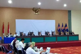 Polemik Aturan Batas Maksimum Suku Bunga Pinjaman Online Fintech OJK dan Sanksi KPPU