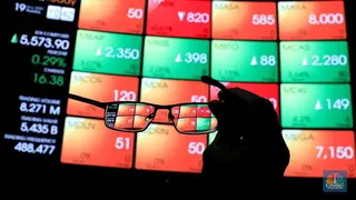 Asing Net Sell Jumbo & IHSG Ambruk, 10 Saham Ini Justru Diborong